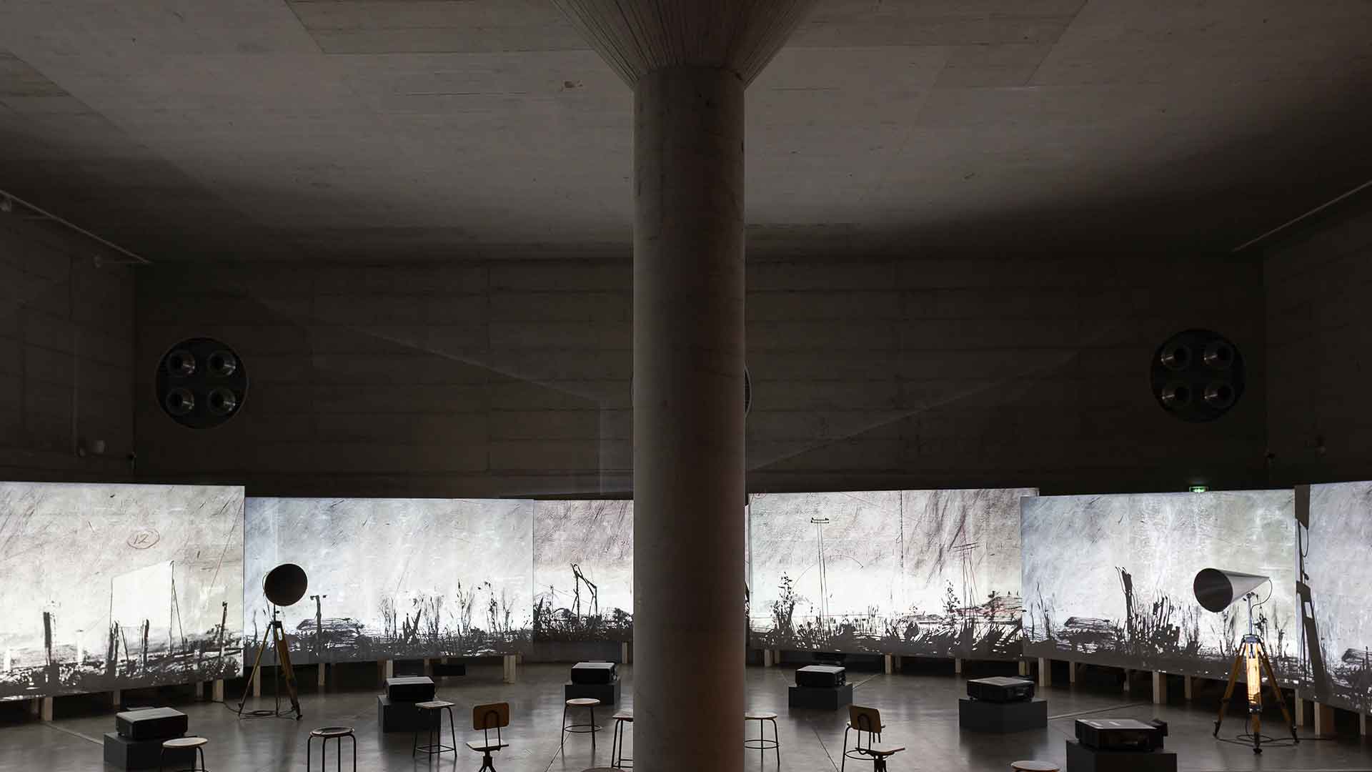 La mostra di Kentridge nella Sala Stirling di Palazzo Citterio