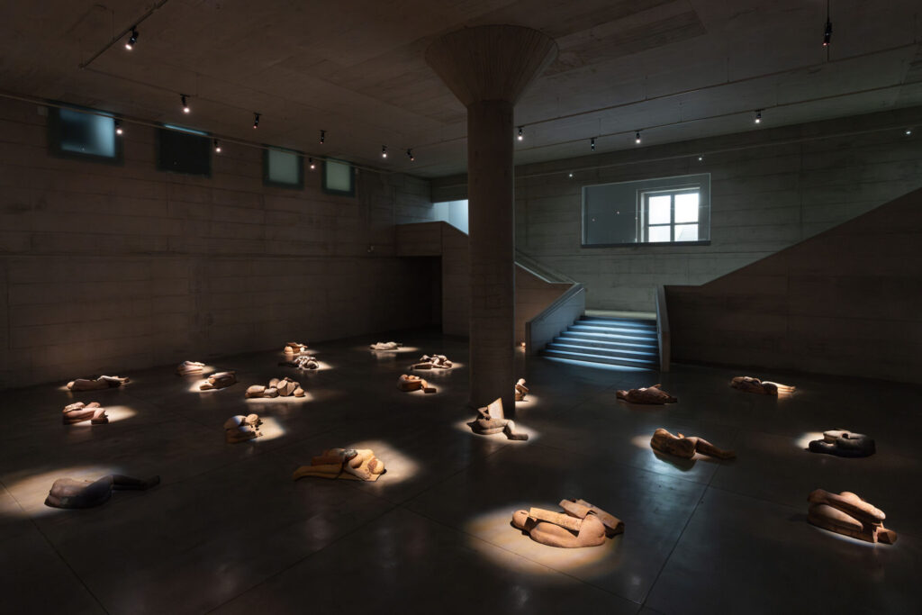 Mimmo Paladino, Dormienti, Palazzo Citterio - La Grande Brera, Milano 2026, foto Lorenzo Palmieri

